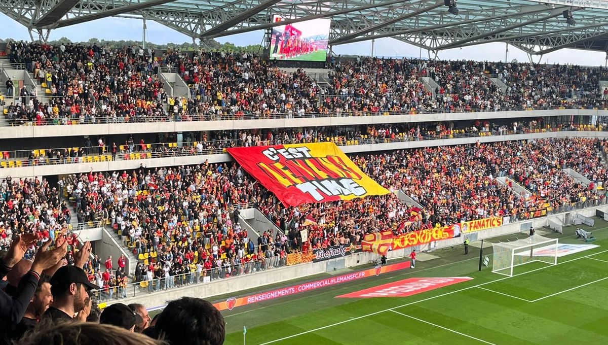 Kop du Virage Sud lors du dernier match du Mans FC