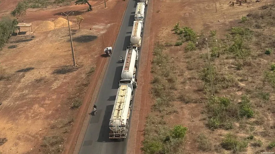 Plus d’une dizaine de compagnies de transport ont suspendu leurs liaisons vers Bamako en raison du blocus imposé par le Jnim