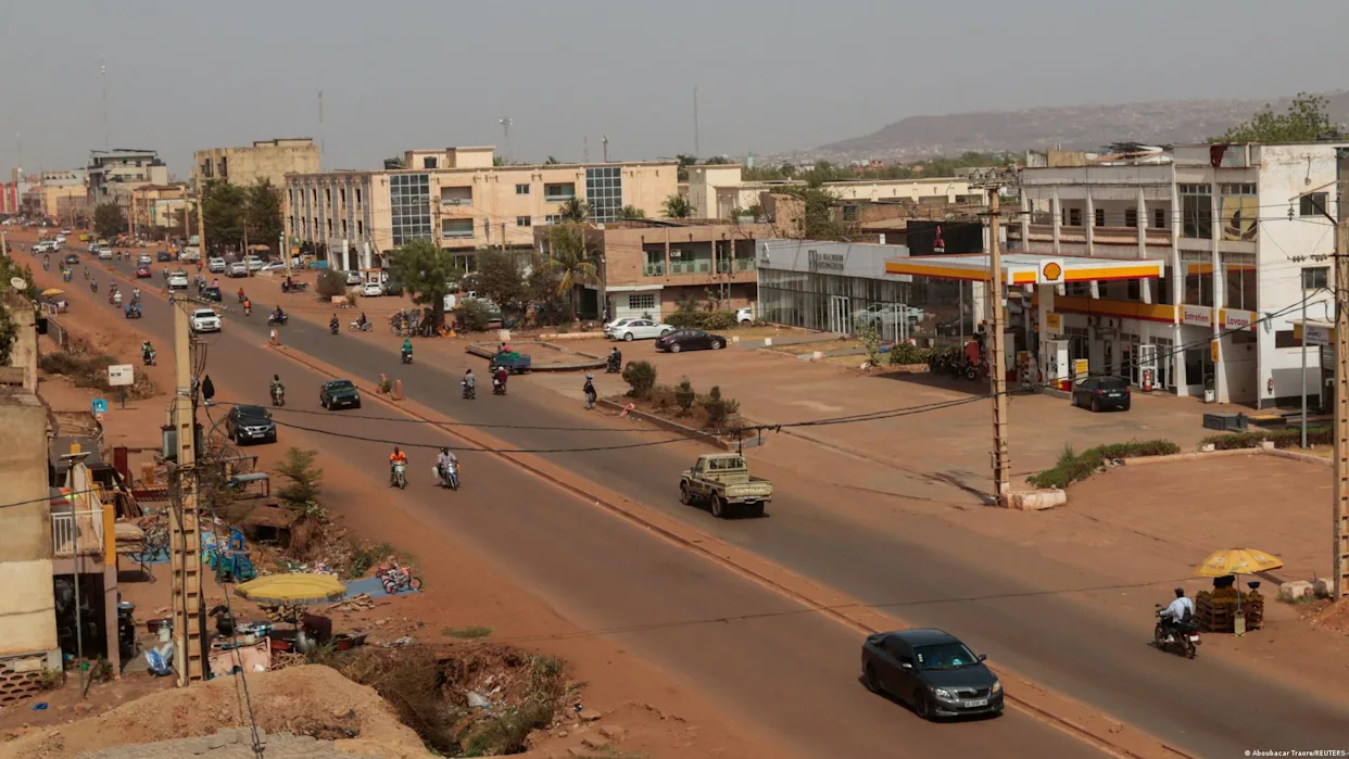 Depuis deux semaines, le Jnim impose un blocus à Bamako, réduisant drastiquement les entrées dans la capitale malienne