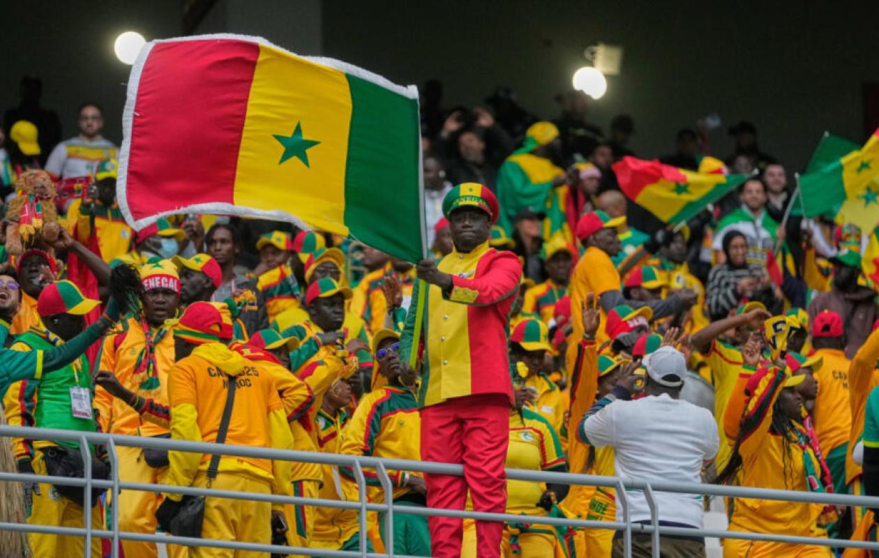 Supporters sénégalais assistant à un match
