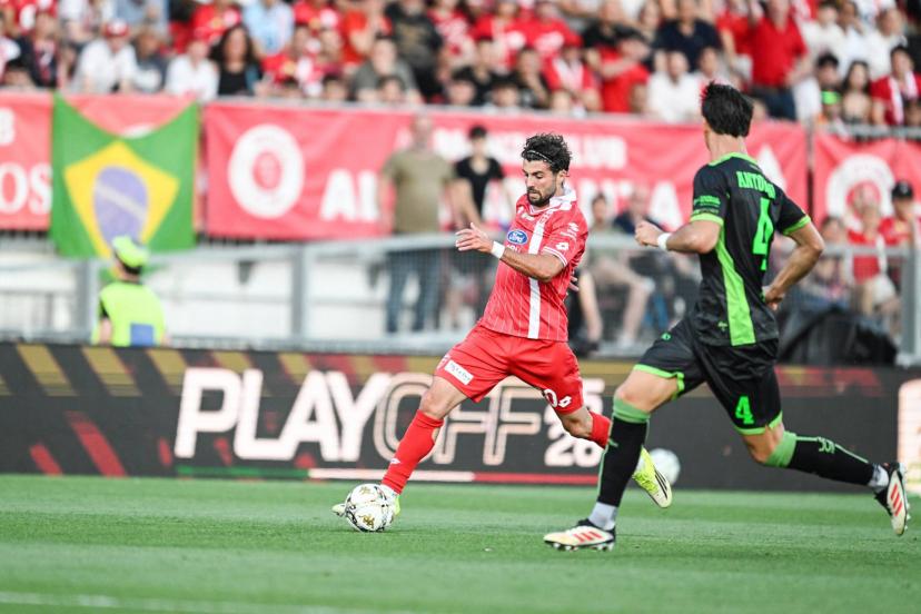 Patrick Cutrone et Monza fêtent leur promotion en Serie A malgré une finale retour difficile contre Catanzaro