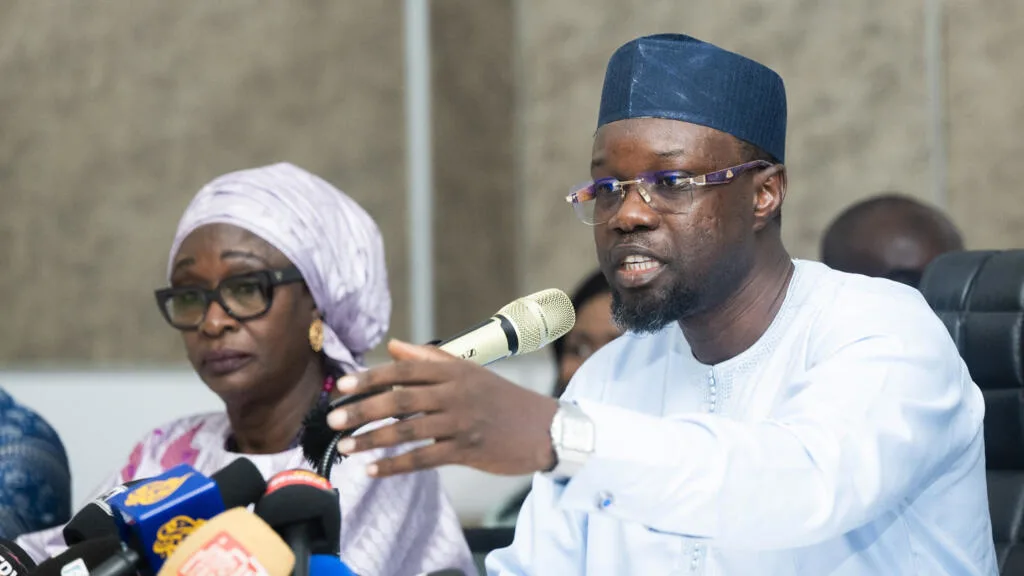 Ousmane Sonko s’exprimant lors d’une conférence de presse à Dakar