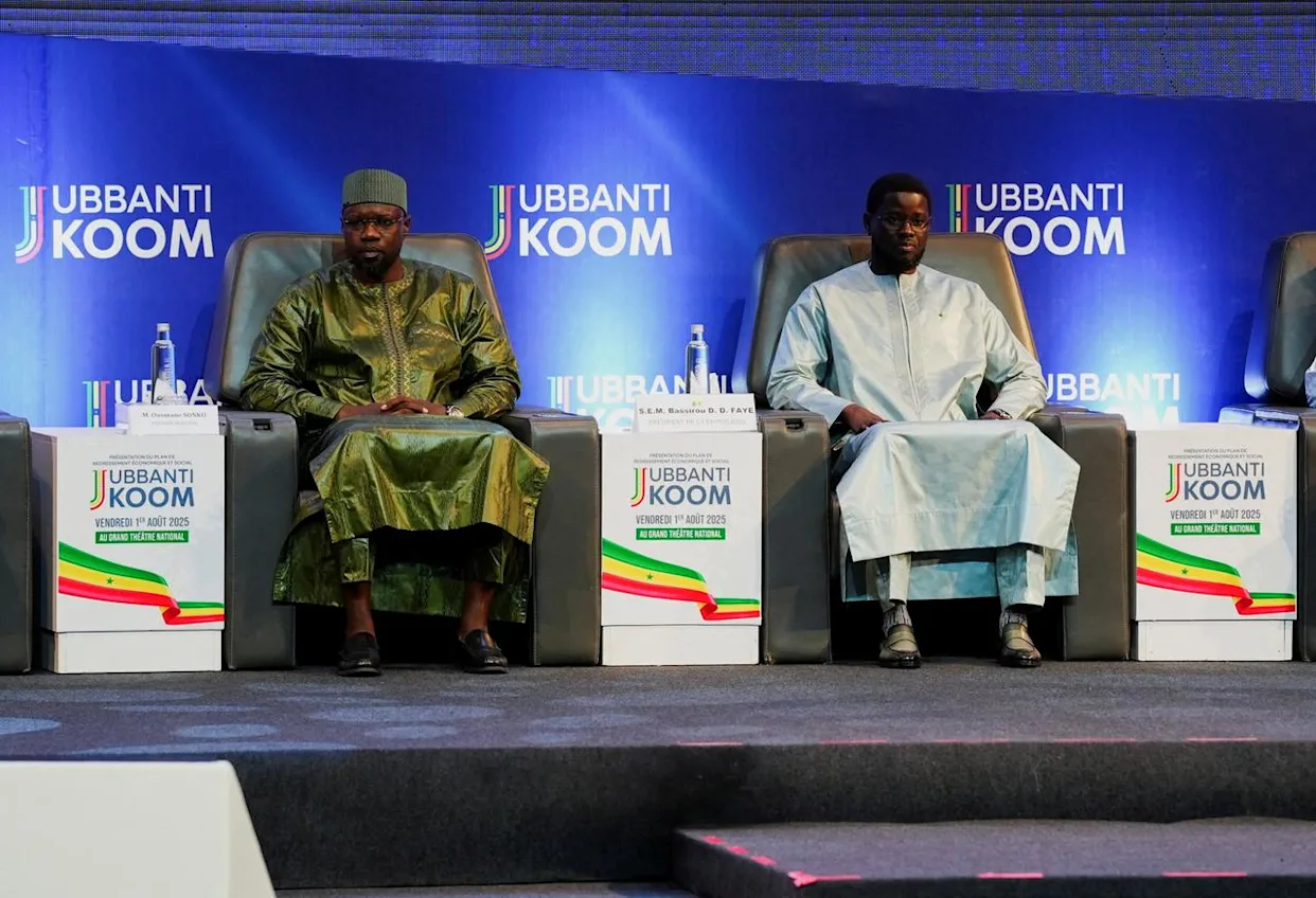 Portrait d'Ousmane Sonko et Bassirou Diomaye Faye lors d’un événement politique au Sénégal