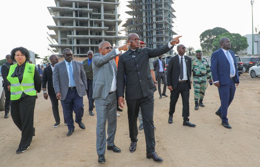 Visite des chantiers du front de mer par le président gabonais