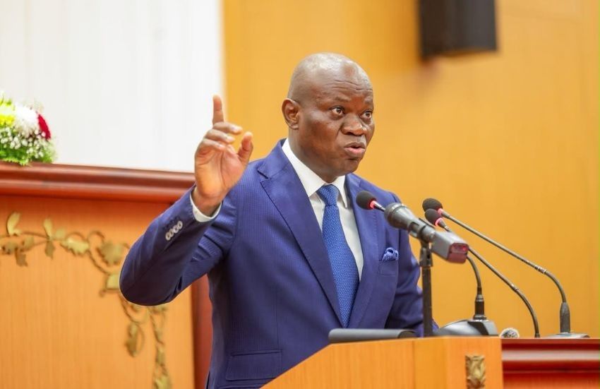 Le président gabonais Brice Clotaire Oligui Nguema s'exprimant devant le Parlement réuni en Congrès