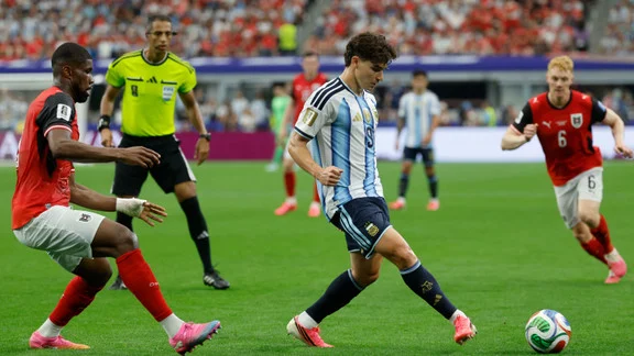 Julian Alvarez en action avec l'Argentine