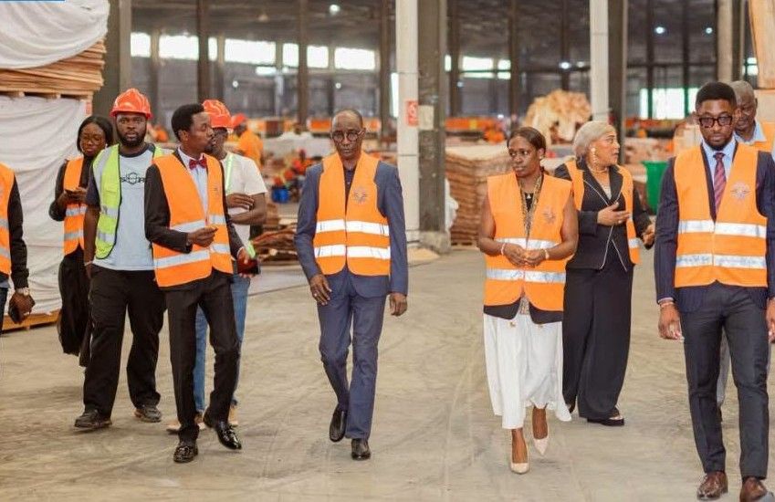 ambassadeur du Tchad visitant la Zone d'Investissement Spéciale de Nkok