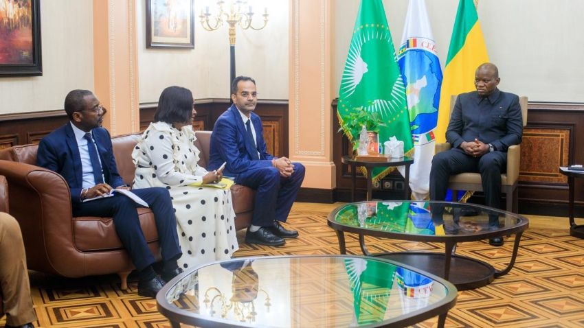 Réunion entre le président gabonais Oligui Nguema et les responsables de l'Office Pharmaceutique National