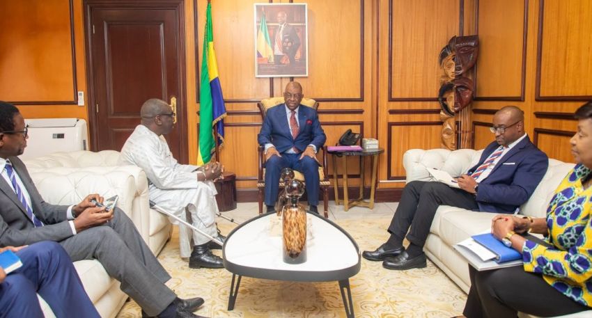 Rencontre entre le Vice-président gabonais et un représentant de la BAD