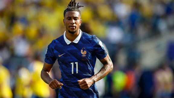 Michael Olise en action avec le Bayern Munich