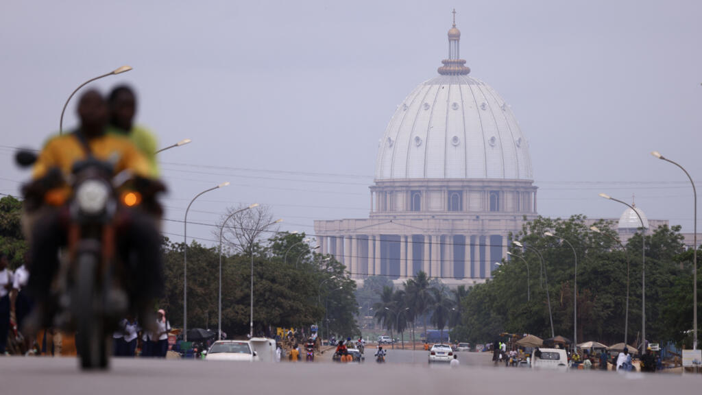basilique Notre Dame de la Paix à Yamoussoukro, Côte d'Ivoire