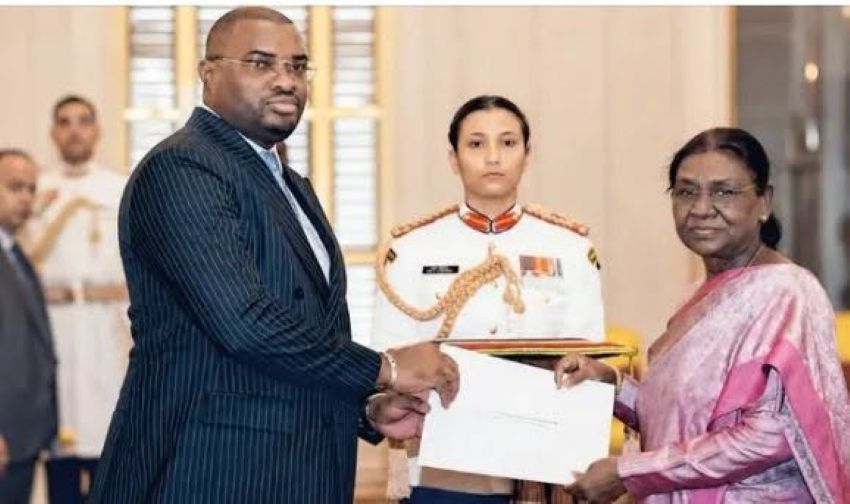 Remise des lettres de créance de l’ambassadeur gabonais à la présidente indienne Droupadi Murmu