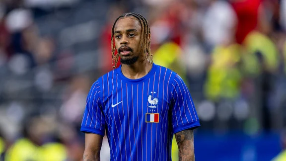 Bradley Barcola avec le maillot du PSG
