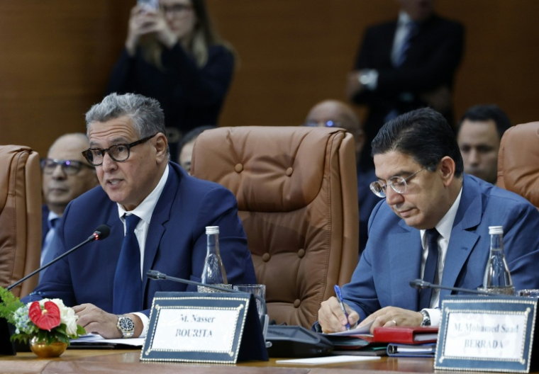 Aziz Akhannouch et Nasser Bourita lors d'une séance plénière avec la délégation française