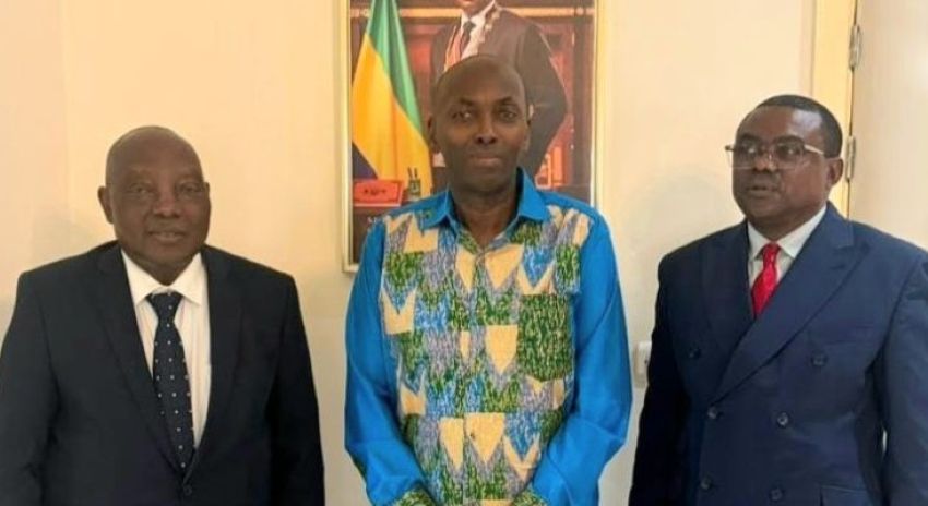 Réunion des autorités gabonaises avec la délégation du GABAC