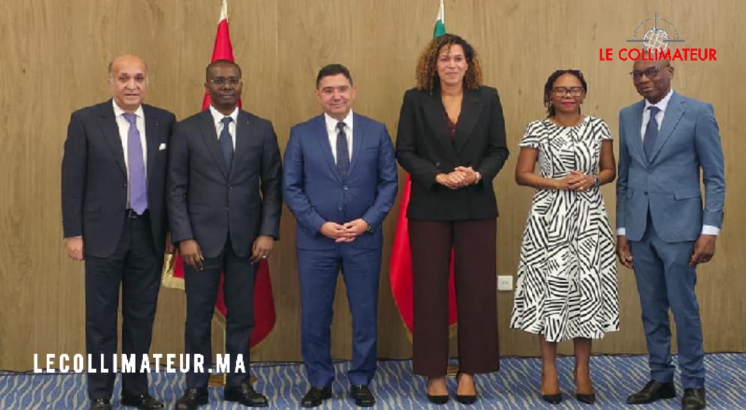 Signature de documents lors des discussions