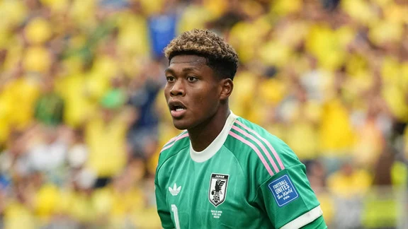Zion Suzuki, gardien japonais en pleine action