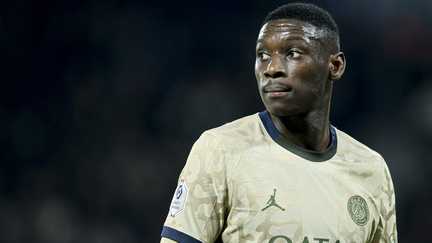 Randal Kolo Muani sous les couleurs du PSG lors d'un match de Ligue 1 contre le Stade Brestois en janvier 2024