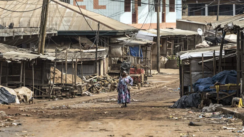 Forces de sécurité en patrouille dans les régions anglophones du Cameroun le 1er octobre